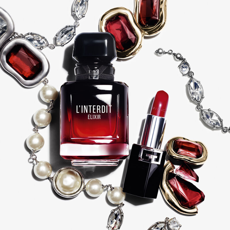A RADIANT COUTURE ALLURE 